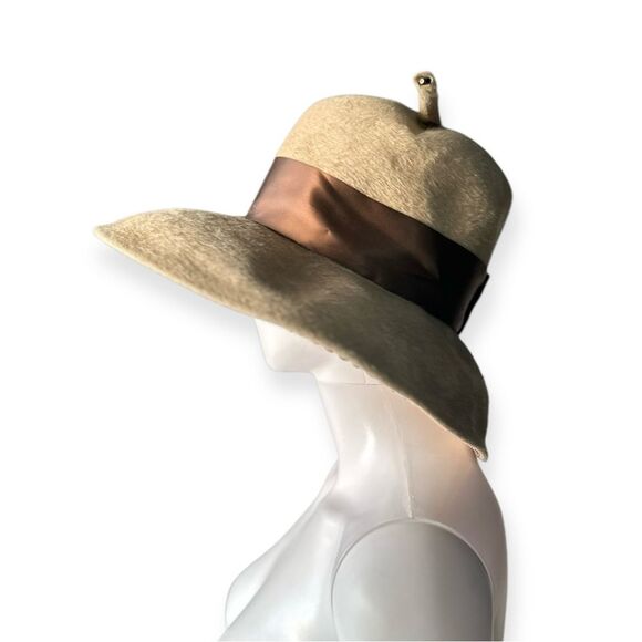 Vintage Lesile James Feathered Hat Wide Brim Wool Avant Garde Statement Piece - Picture 4 of 9